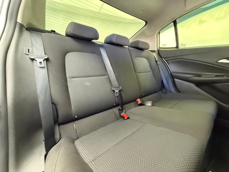 Chevrolet ONIX SEDAN Plus LT 1.0 12V Flex 4p Mec.