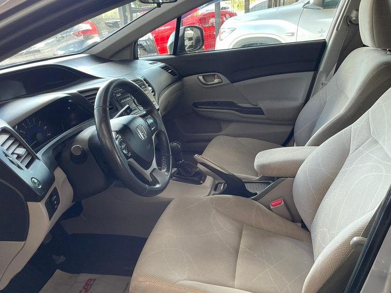 Honda Civic Sedan LXS 1.8/1.8 Flex 16V Mec. 4p