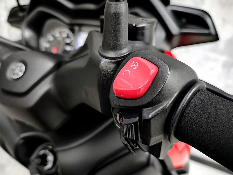 YAMAHA XMAX 250 ABS