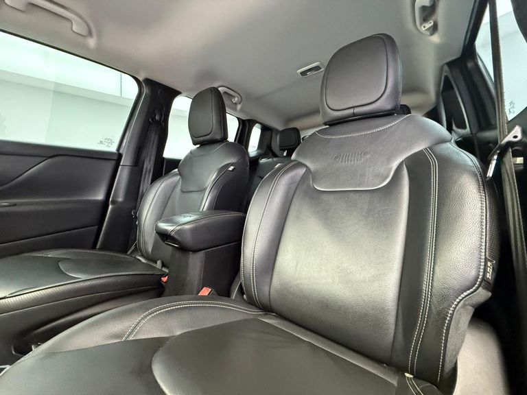 Jeep Renegade Long. T270 1.3 TB 4x2 Flex Aut.