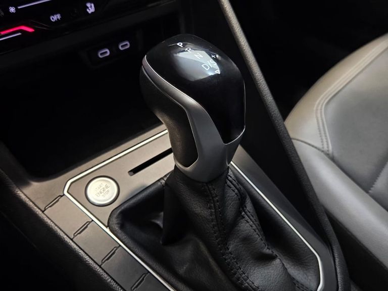 VolksWagen Nivus Highline 1.0 200 TSI Flex Aut.