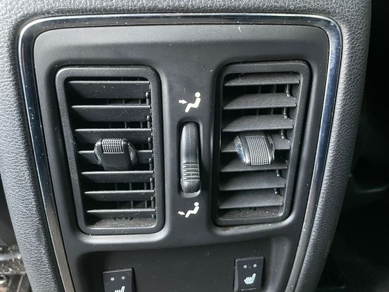 Jeep Grand Cherokee Laredo 3.6 4x4 V6 Aut.