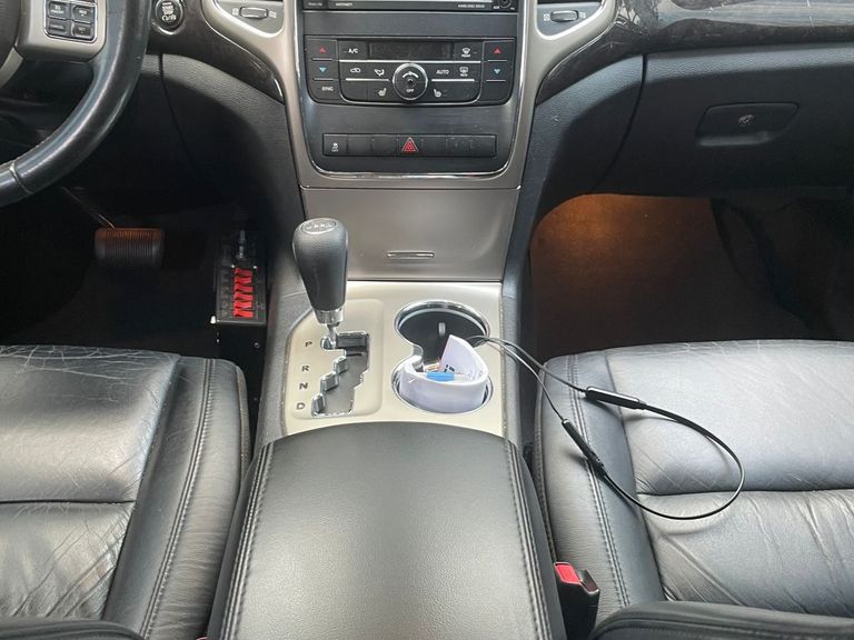 Jeep Grand Cherokee Laredo 3.6 4x4 V6 Aut.