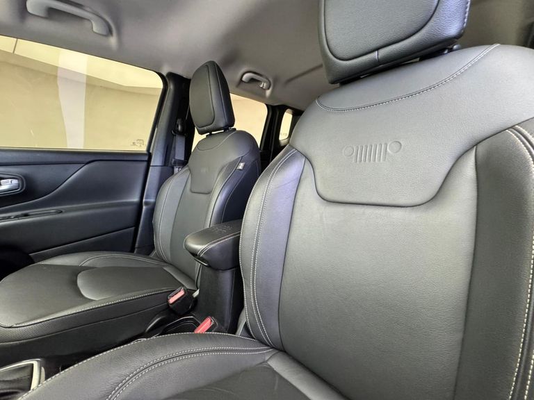 Jeep Renegade Long. T270 1.3 TB 4x2 Flex Aut.