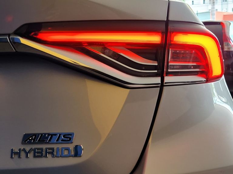 Toyota Corolla Altis 1.8 16V Aut. (Híbrido)