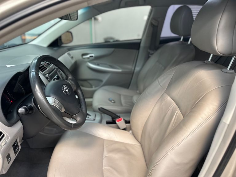 Toyota Corolla XEi 2.0 Flex 16V Aut.