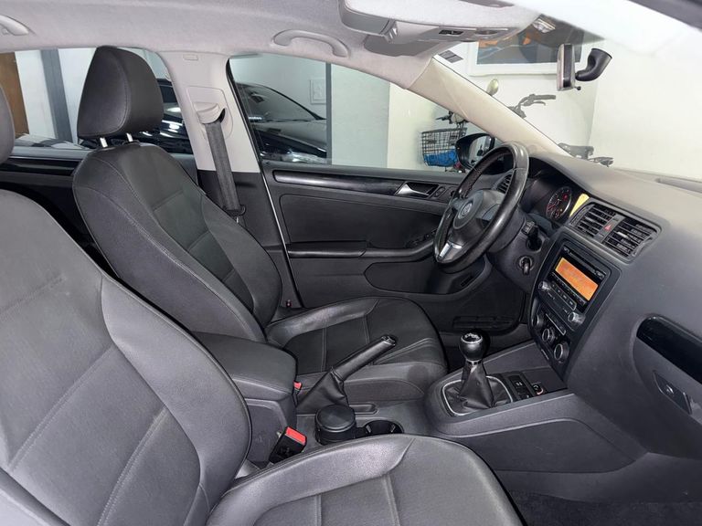 VolksWagen JETTA Comfortline  2.0 T.Flex 8V 4p Mec.