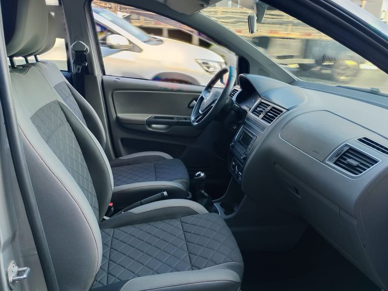 VolksWagen Fox Highline1.6 Flex 16V 5p