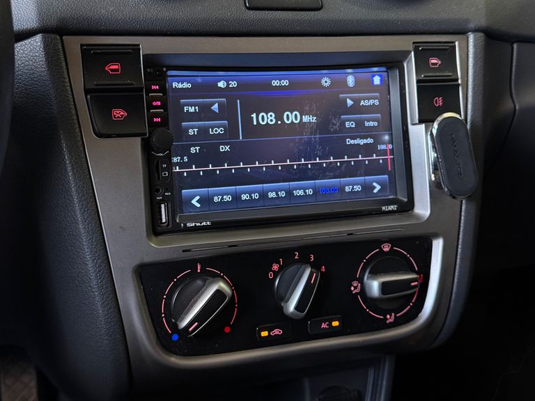 VolksWagen VOYAGE TREND 1.6 Mi Total Flex 8V 4p