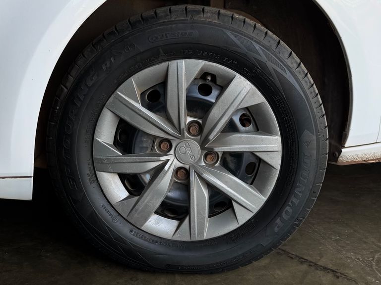 VolksWagen VOYAGE TREND 1.6 Mi Total Flex 8V 4p