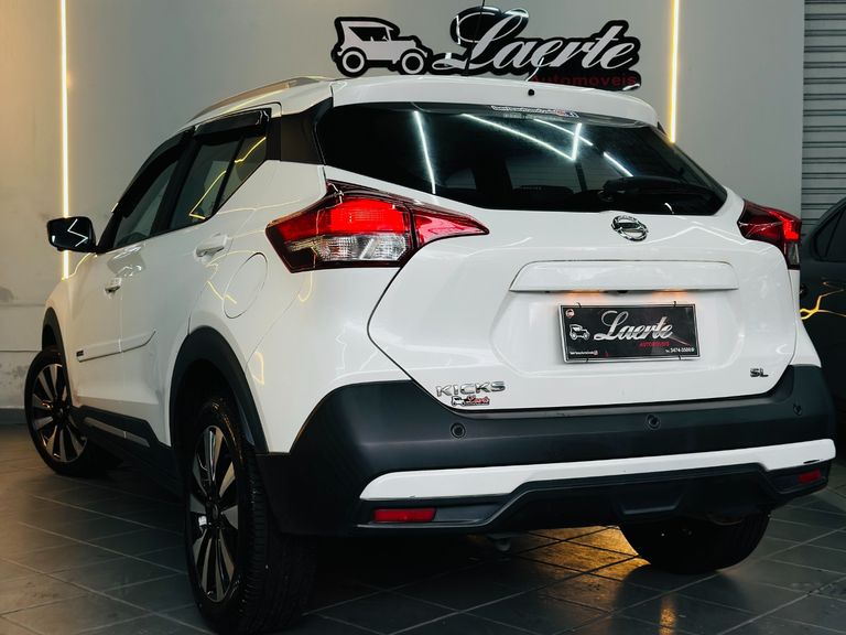 Nissan KICKS SL 1.6 16V FlexStar 5p Aut.
