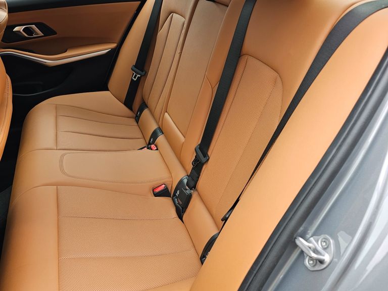 BMW 320iA Modern/Sport TB 2.0/A.Flex/GP 4p