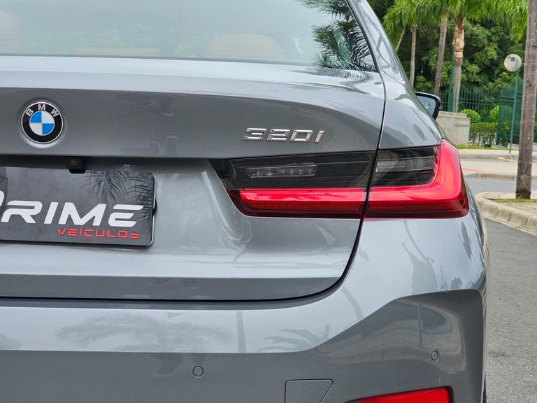 BMW 320iA Modern/Sport TB 2.0/A.Flex/GP 4p