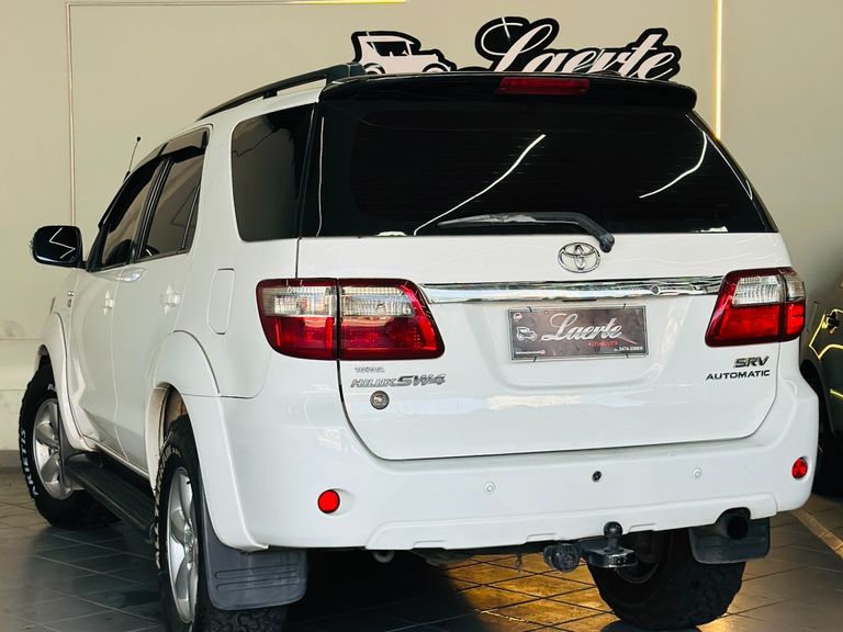 Toyota Hilux SW4 SRV D4-D 4x4 3.0 TDI Dies. Aut