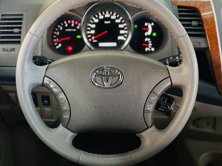 Toyota Hilux SW4 SRV D4-D 4x4 3.0 TDI Dies. Aut