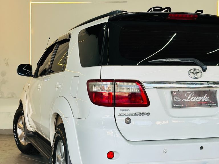 Toyota Hilux SW4 SRV D4-D 4x4 3.0 TDI Dies. Aut