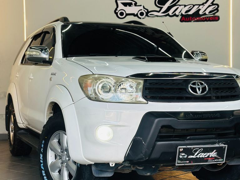 Toyota Hilux SW4 SRV D4-D 4x4 3.0 TDI Dies. Aut