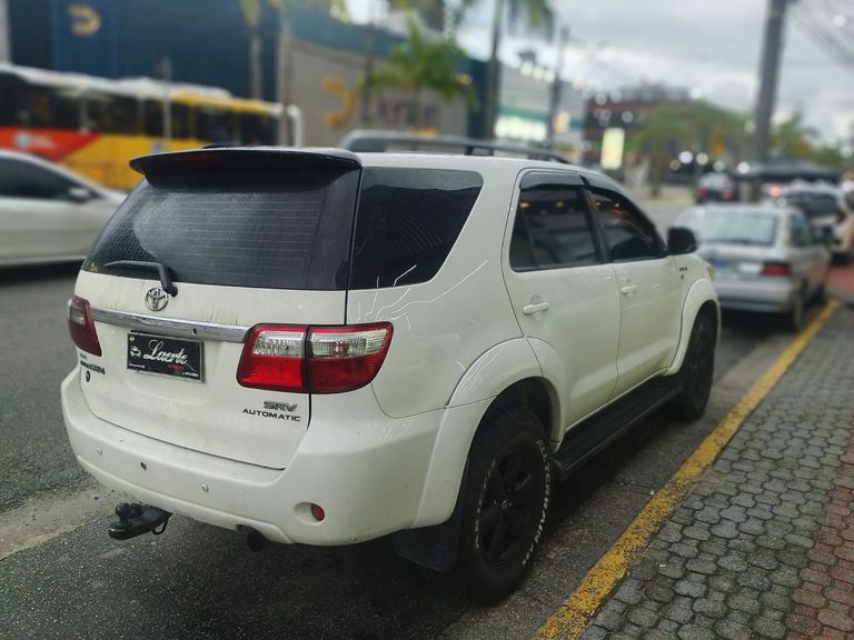 Toyota Hilux SW4 SRV D4-D 4x4 3.0 TDI Dies. Aut