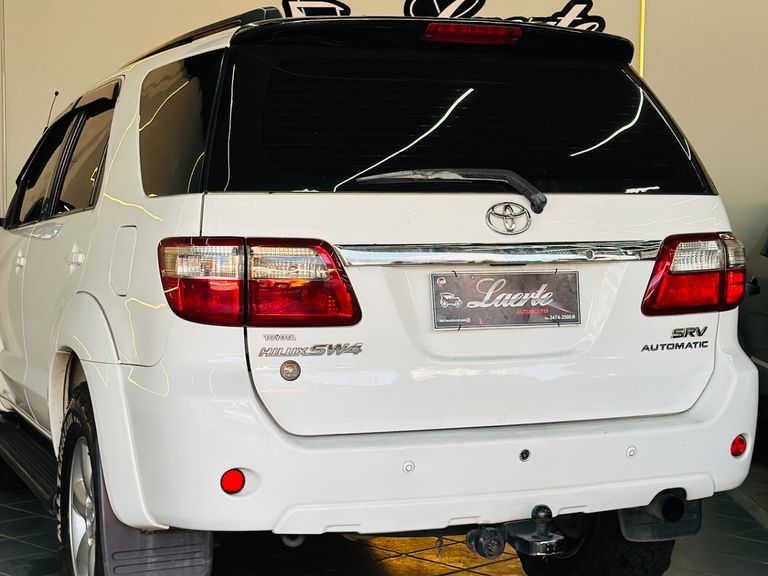 Toyota Hilux SW4 SRV D4-D 4x4 3.0 TDI Dies. Aut