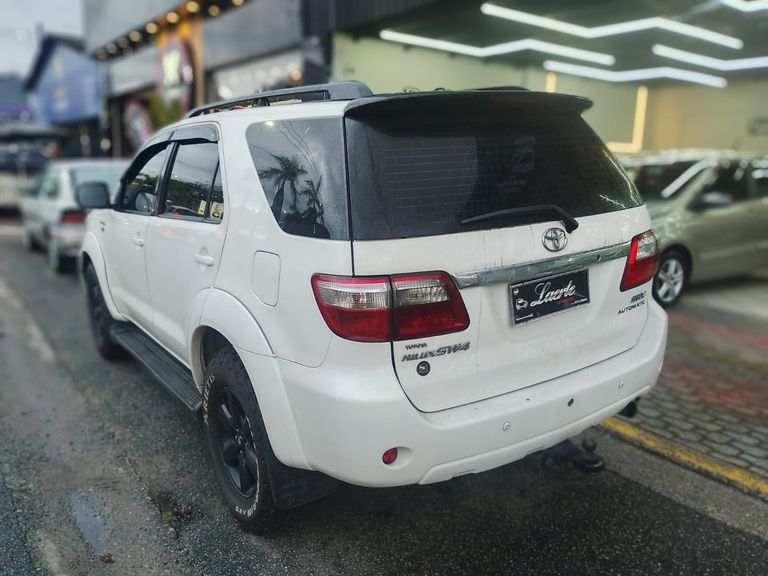 Toyota Hilux SW4 SRV D4-D 4x4 3.0 TDI Dies. Aut