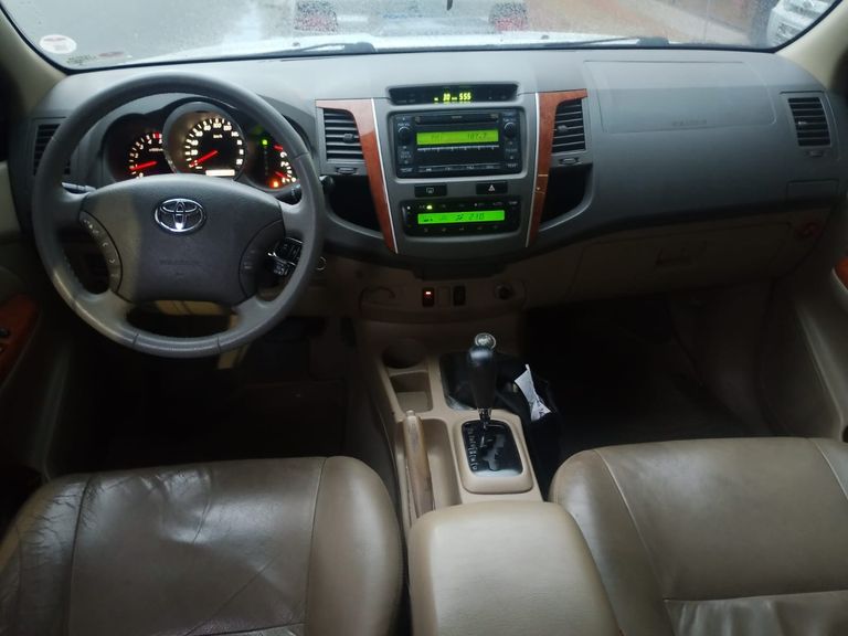 Toyota Hilux SW4 SRV D4-D 4x4 3.0 TDI Dies. Aut