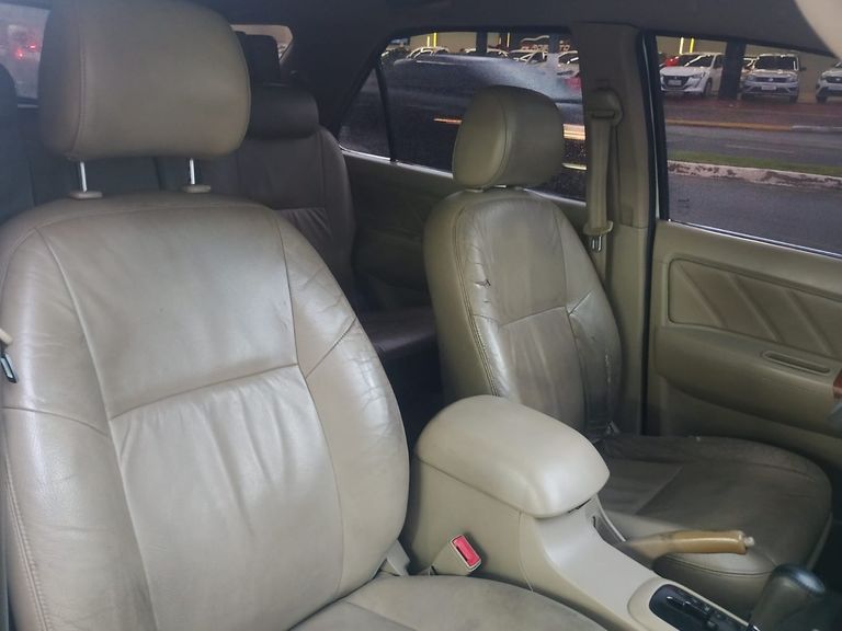 Toyota Hilux SW4 SRV D4-D 4x4 3.0 TDI Dies. Aut