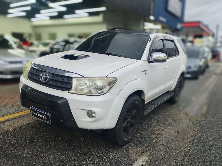 Toyota Hilux SW4 SRV D4-D 4x4 3.0 TDI Dies. Aut