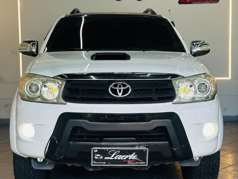 Toyota Hilux SW4 SRV D4-D 4x4 3.0 TDI Dies. Aut