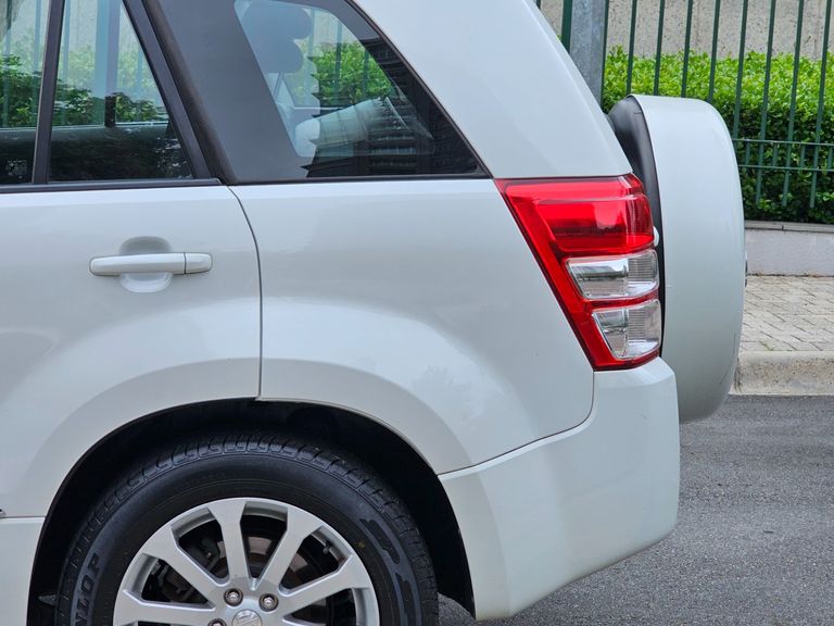 Suzuki Grand Vitara 2.0 16V 4x2/4x4 5p Aut.