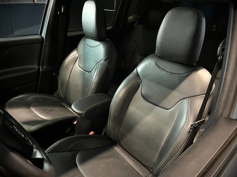 Jeep Renegade Sport 1.8 4x2 Flex 16V Aut.