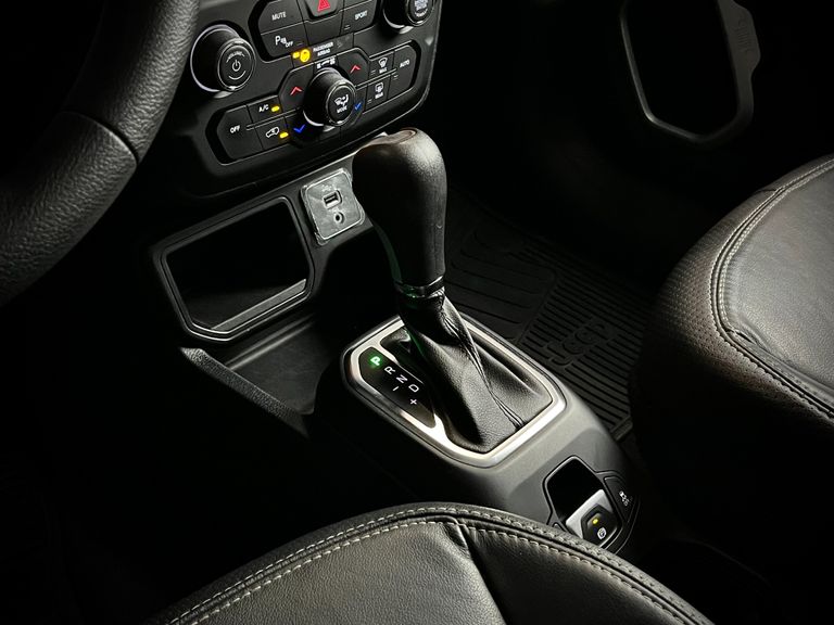 Jeep Renegade Sport 1.8 4x2 Flex 16V Aut.