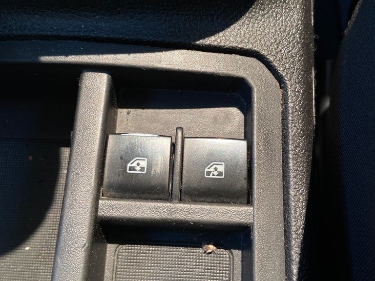 Chevrolet ONIX HATCH Joy 1.0 8V Flex 5p Mec.