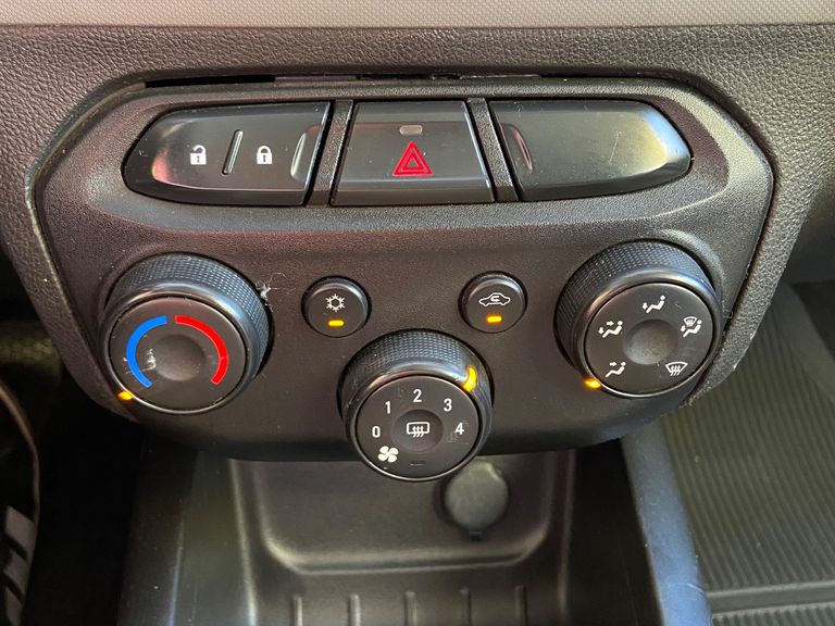 Chevrolet ONIX HATCH Joy 1.0 8V Flex 5p Mec.