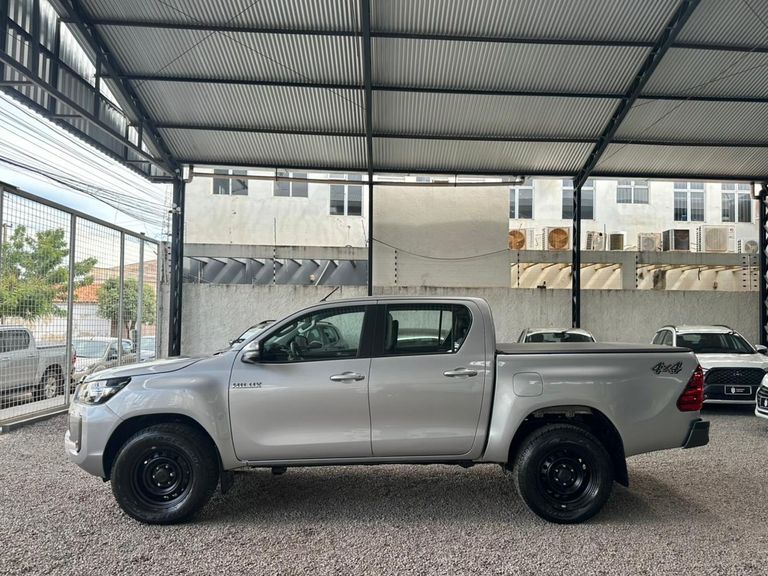 Toyota Hilux CD 4x4 2.8 Diesel Mec.