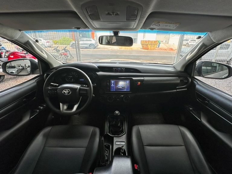 Toyota Hilux CD 4x4 2.8 Diesel Mec.