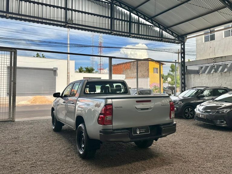 Toyota Hilux CD 4x4 2.8 Diesel Mec.