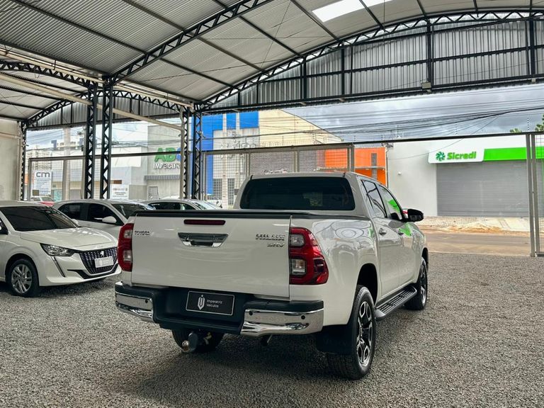 Toyota Hilux CD SRV 4x4 2.8 TDI Diesel Aut.