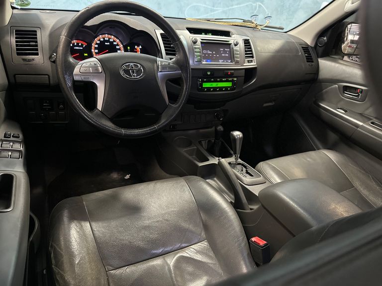 Toyota Hilux CD SRV 4x4 2.7 Flex 16V Aut.