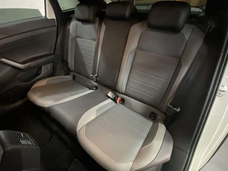 VolksWagen Nivus Highline 1.0 200 TSI Flex Aut.