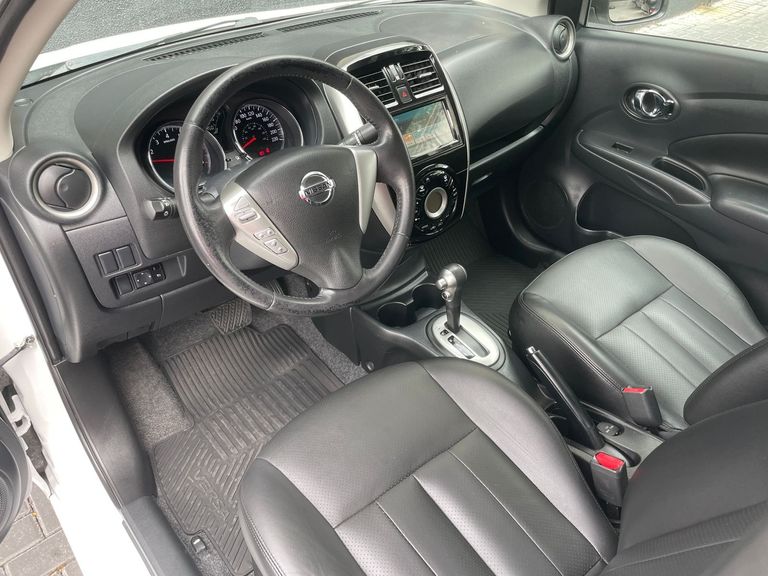 Nissan VERSA SL 1.6 16V FlexStart 4p Aut.