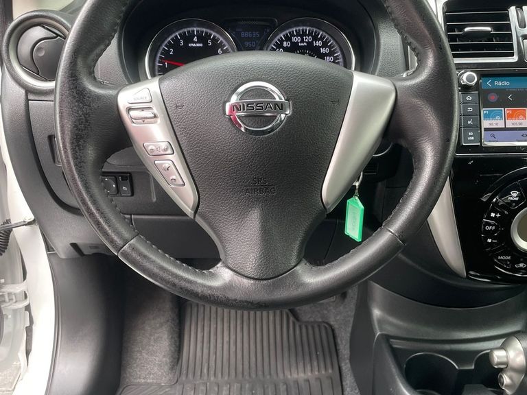 Nissan VERSA SL 1.6 16V FlexStart 4p Aut.