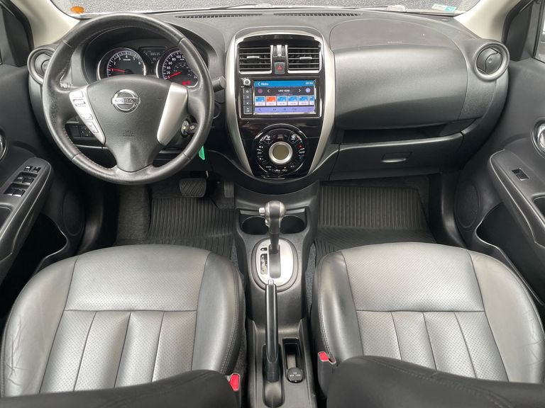 Nissan VERSA SL 1.6 16V FlexStart 4p Aut.