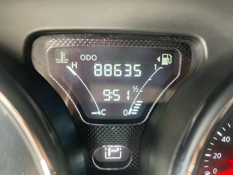 Nissan VERSA SL 1.6 16V FlexStart 4p Aut.