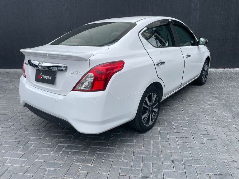 Nissan VERSA SL 1.6 16V FlexStart 4p Aut.