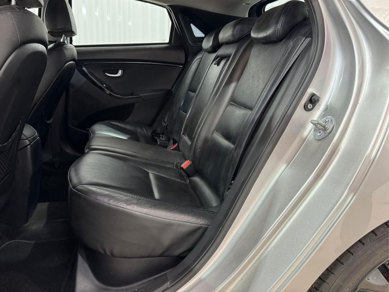 Hyundai i30 1.8 16V Aut. 5p