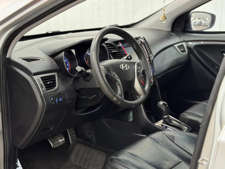 Hyundai i30 1.8 16V Aut. 5p