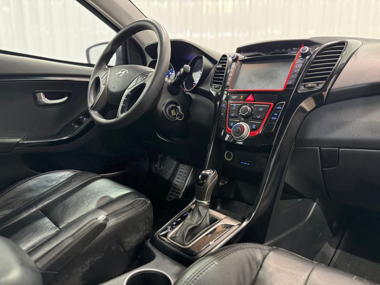 Hyundai i30 1.8 16V Aut. 5p