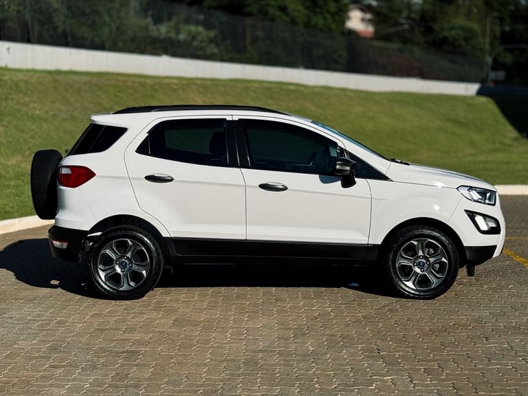 Ford EcoSport FREESTYLE 1.5 12V Flex 5p Mec.