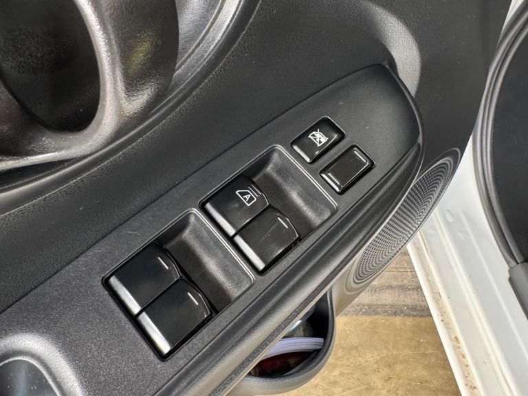 Nissan VERSA 1.0 12V FlexStart 4p Mec.