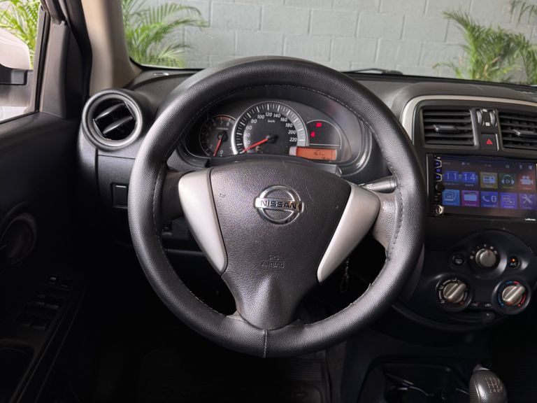 Nissan VERSA 1.0 12V FlexStart 4p Mec.